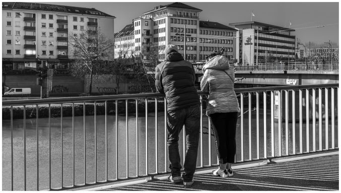 Paar auf der Berliner Promenade